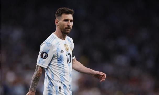 浙江金华:稻浪金黄迎丰收 田间服务暖农心